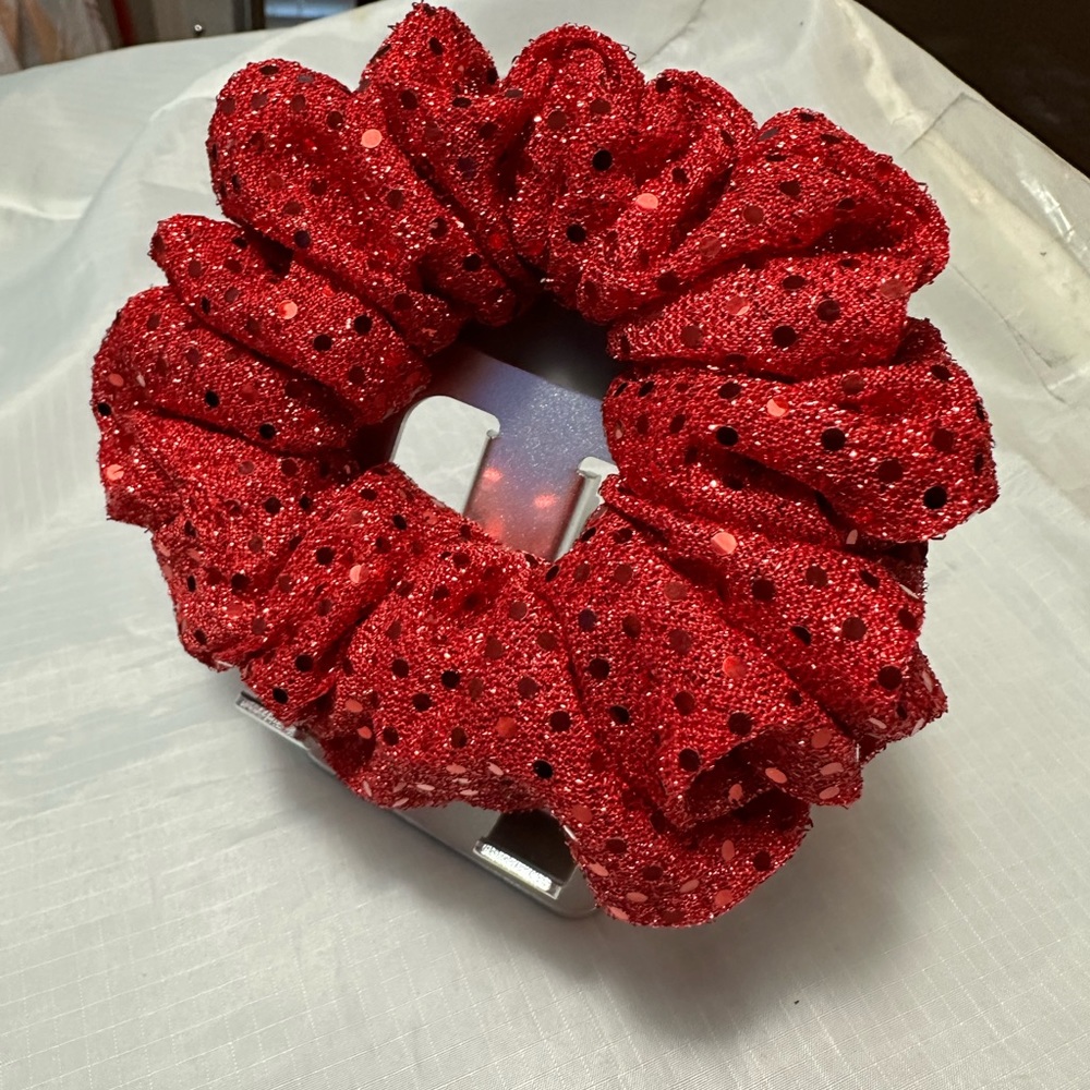 Scrunchie - Picture 6 of 10